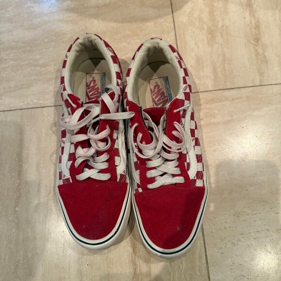 Vans Red and White Sneakers Classic Low-Top Design - Picture 3 of 3